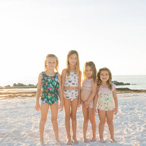 Isla Botánica Tropical Birds Ruffle Front One Piece Girls Swimsuit